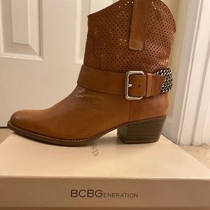 BCBG Cowgirl boots